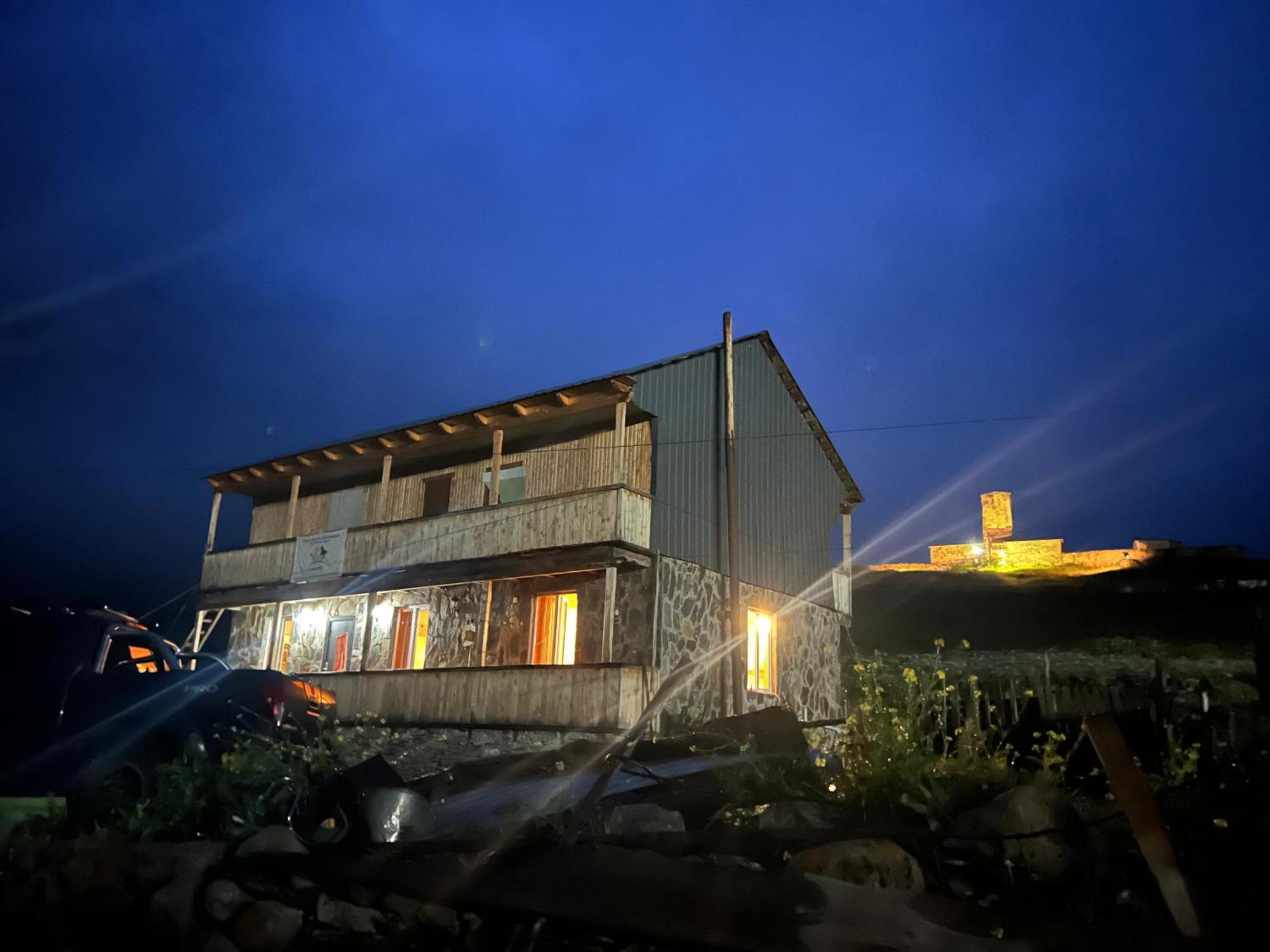 Guesthouse Miranda Ushguli Buitenkant foto